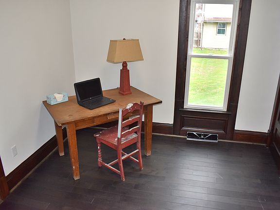 5th image of 335 Fenton Ave