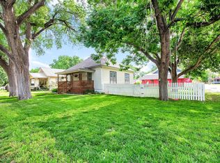 214 N Kansas St, Haven, KS 67543