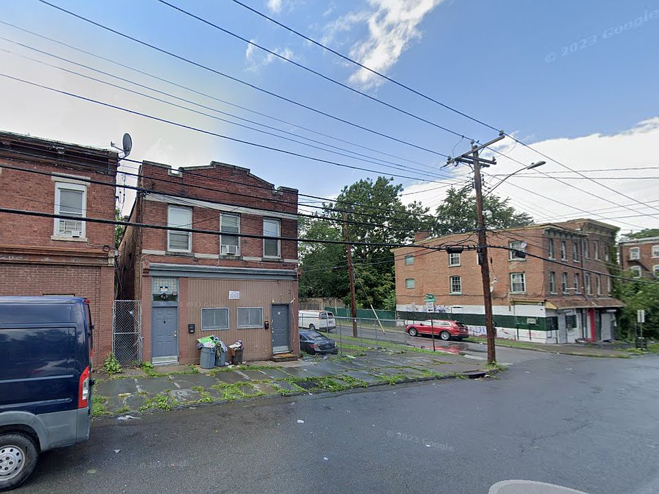 1st image of 74 William St #1
