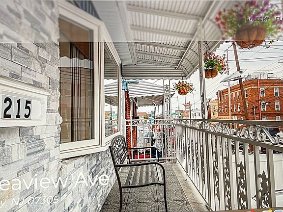 3rd image of 215 Seaview Ave