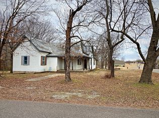 615 S Cherokee St, Grove, OK 74344