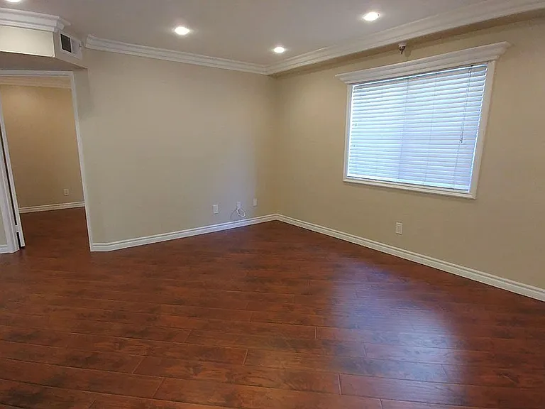 Villa De Adel Apts — Photo 191