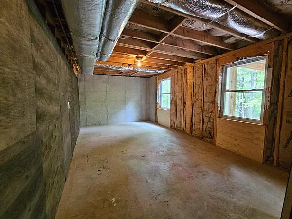 48 Rose Ct — Photo 31