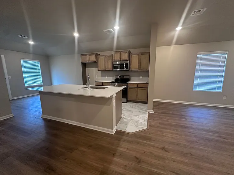 3712 S East 81st St — Photo 5