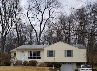 100 Lionshead Dr E, Wayne, NJ 07470
