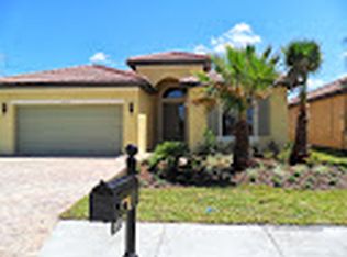20450 Pezzana Dr, Venice, FL 34292