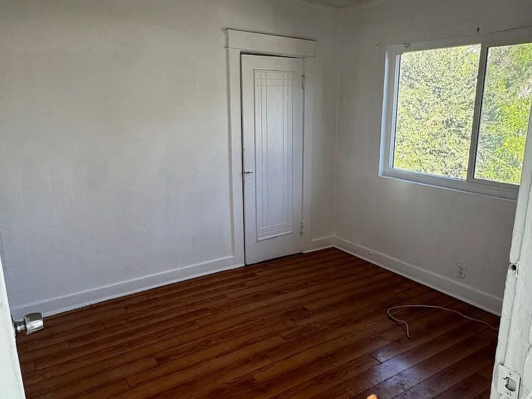 3940 Dobinson St — Photo 8