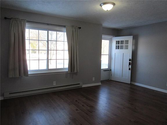 5th image of 91 Jefferson Ave