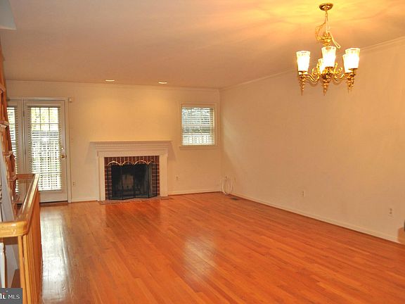 3rd image of 2120 N Tazewell Ct