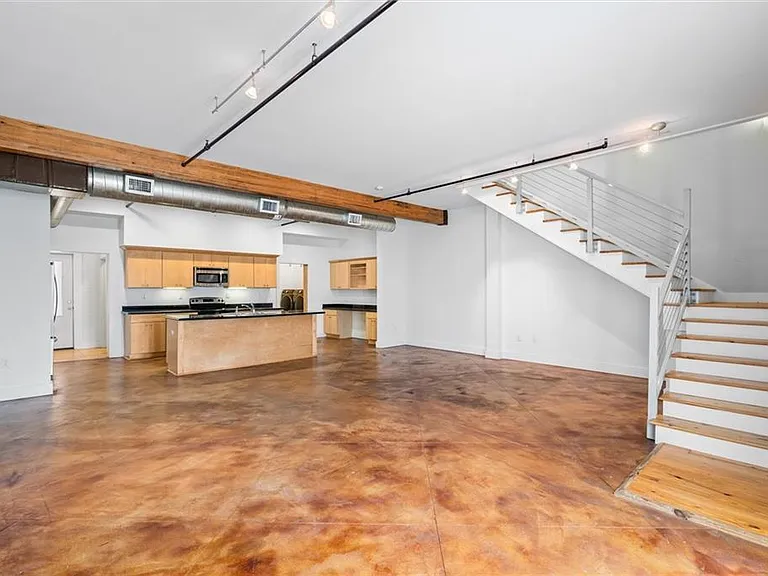 412 Dauphin St #THB — Photo 4