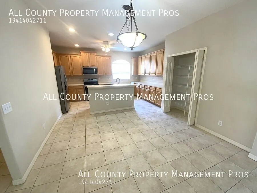 3 Bedroom + Bonus/ Office Room / 3 Bath / 2 Car Garage / Open Floor Concept in The Oaks at Woodla... — Photo 4