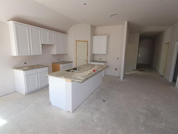 5th image of 2412 Chapel Oaks Dr
