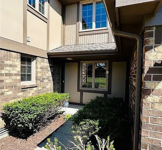1190 Bernath Pkwy — Photo 8