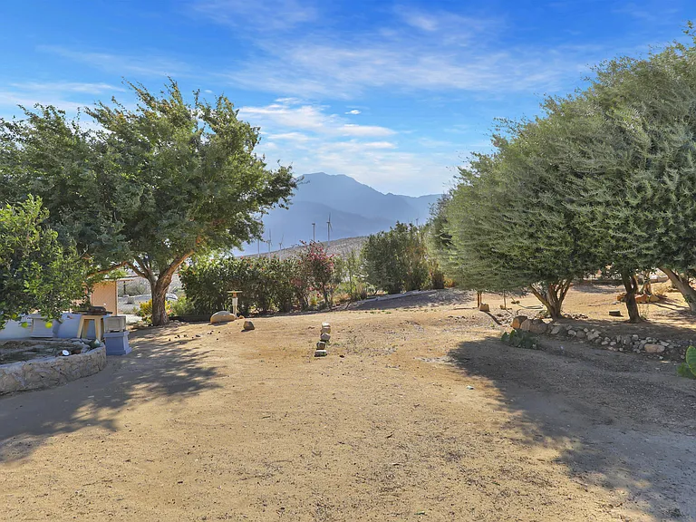 60781 Painted Hills Rd #60781 — Photo 23