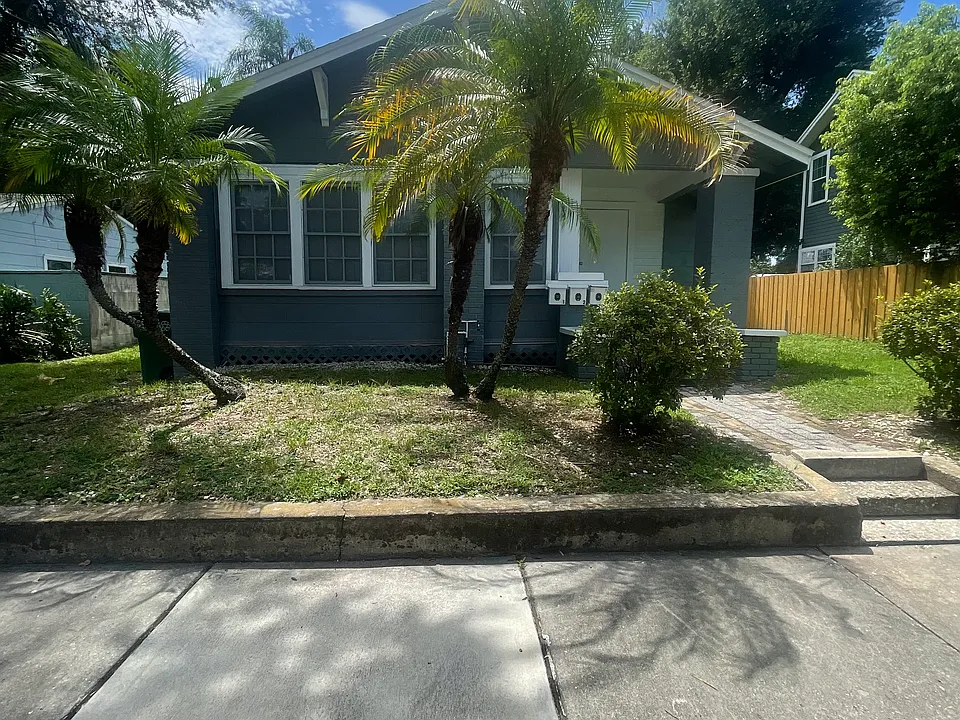607 E Louisiana Ave #2