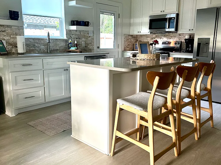 430 Oak St — Photo 17