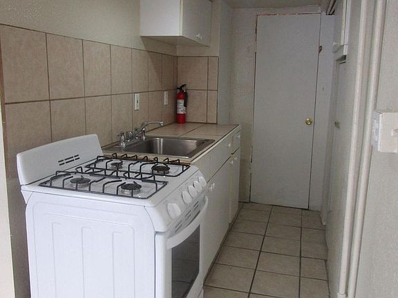 3rd image of 1511 Gold Ave SE #D