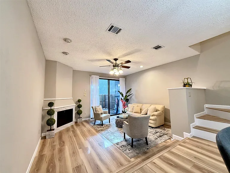 7122 Wood Hollow Dr #106 — Photo 1