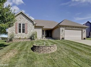 826 S Morgan Dr, Peculiar, MO 64078