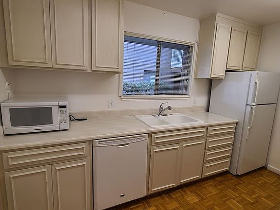 3rd image of 675 Sharon Park Dr APT 121