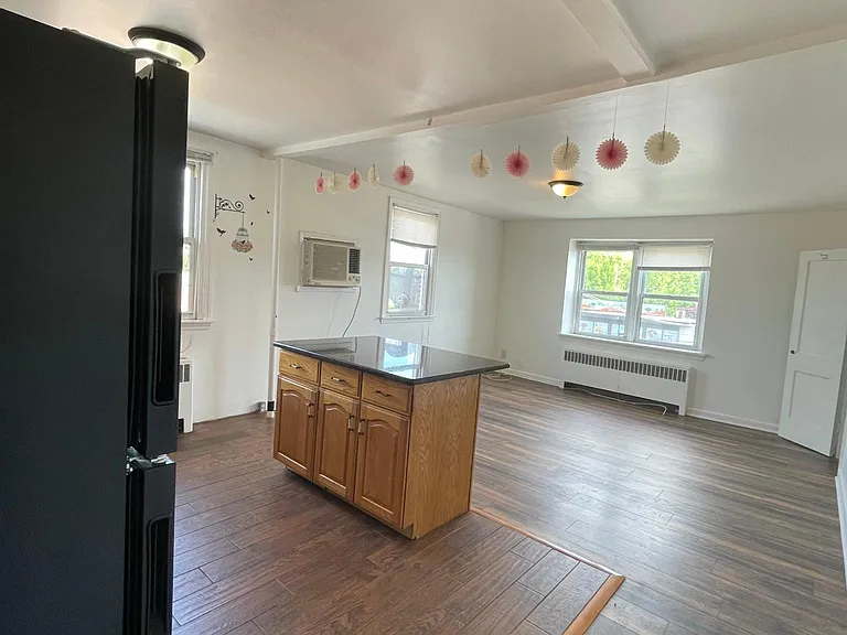 2710 Unruh Ave #2 — Photo 11