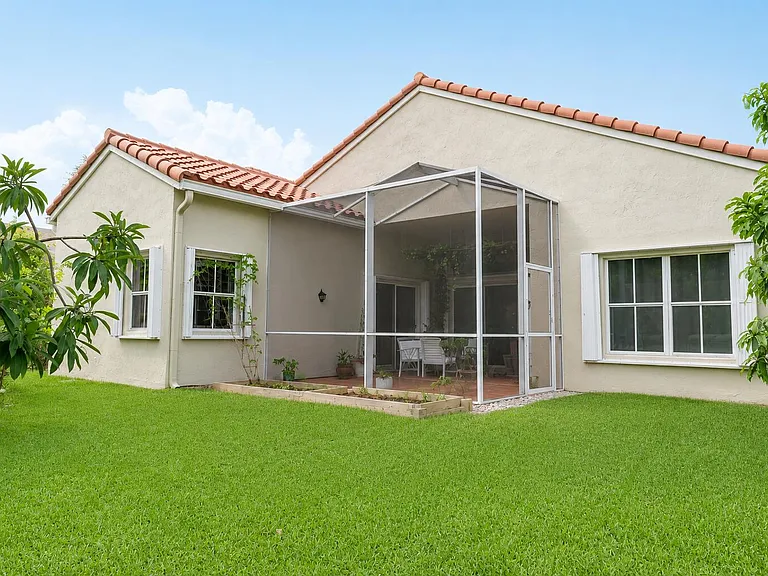 396 Carrington Dr — Photo 20