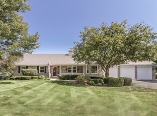 37W320 Heritage Dr, Batavia, IL 60510