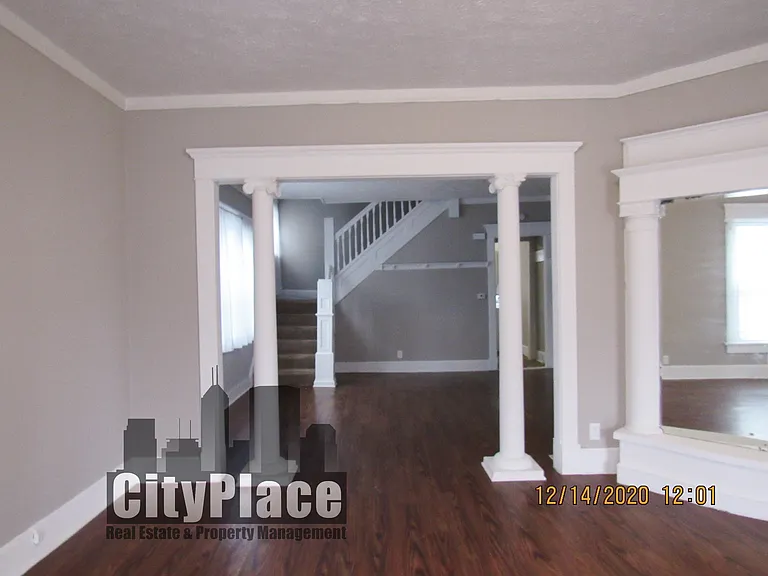 2318 N Capitol Ave — Photo 4