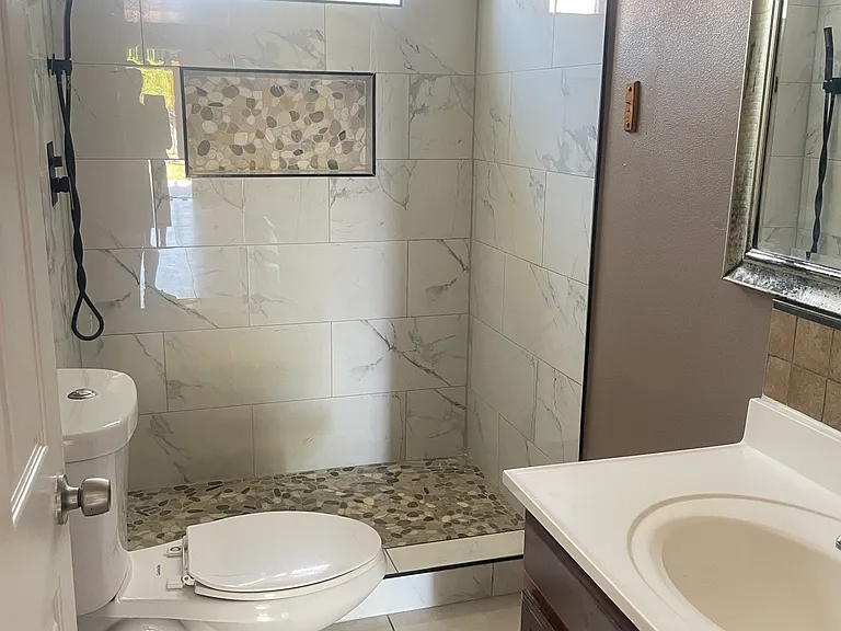 730 Benson Ave — Photo 15