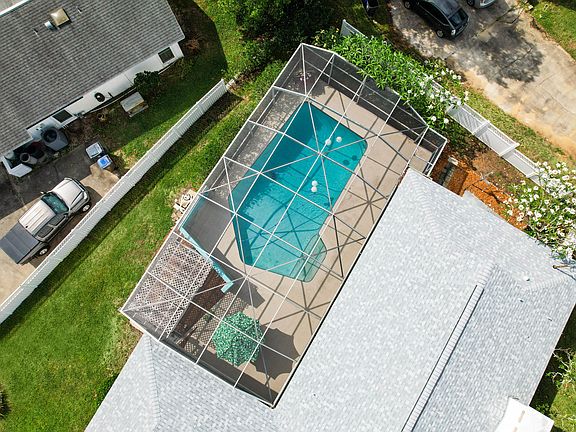 5th image of 3531 Royal Oak Dr