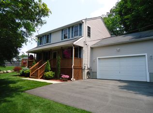 98 Arland Ct, Woonsocket, RI 02895