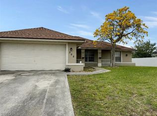 302 NE 9th Ter, Cape Coral, FL 33909