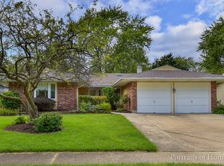 157 Springhill Dr, Bolingbrook, IL 60440