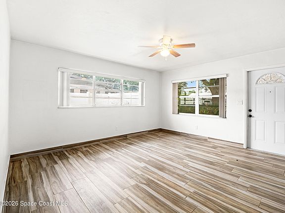 4th image of 979 Alexia St