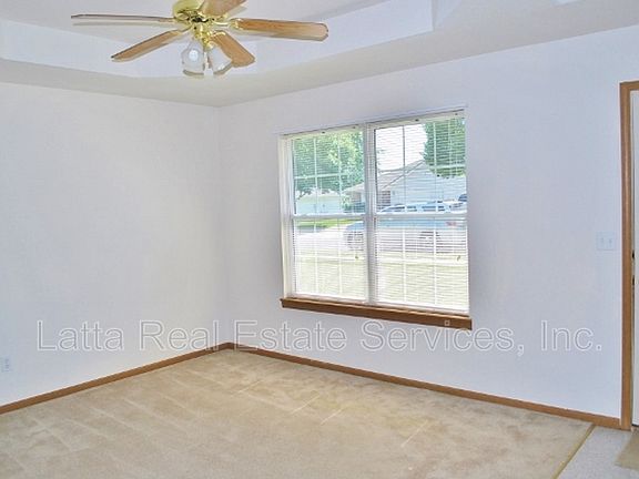 4th image of 209 Amanda Ln