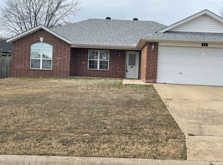511 N Brookfield Dr, Centerton, AR 72719