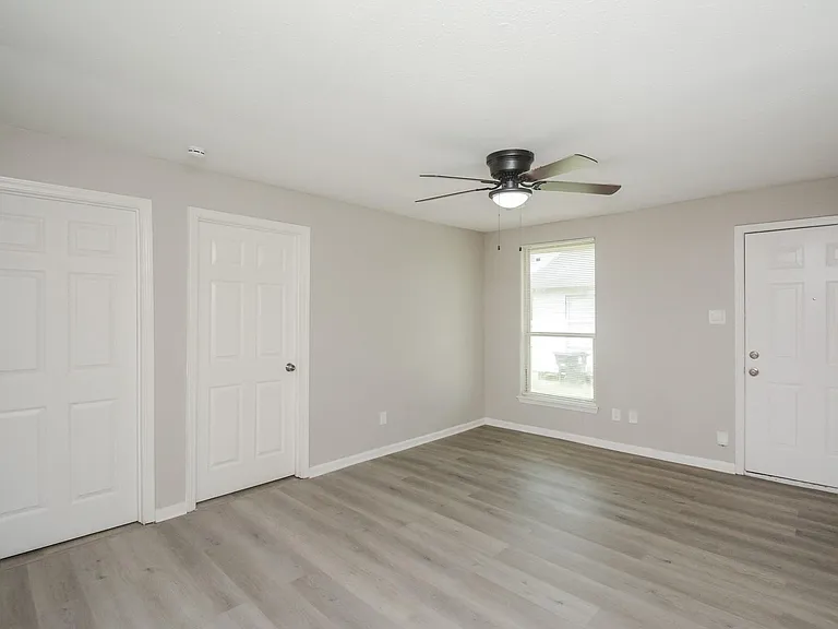 6014 Collingsworth St — Photo 9