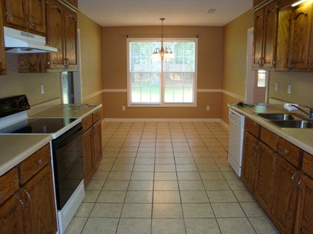 2nd image of 3500 Oleander Dr