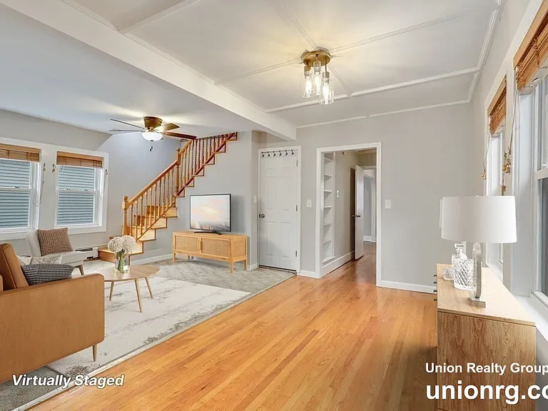 285 Park St #2 — Photo 6