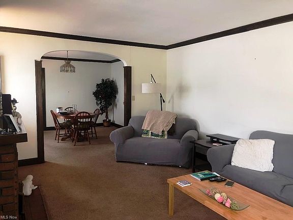 3rd image of 15123 Esther Ave