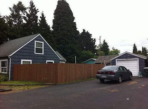 2nd image of 1808 N Pearl St