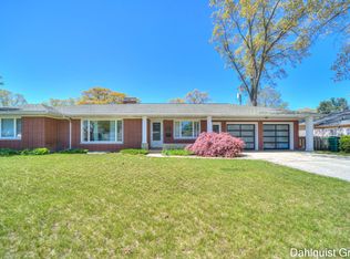 621 E Sunset Dr, Muskegon, MI 49445