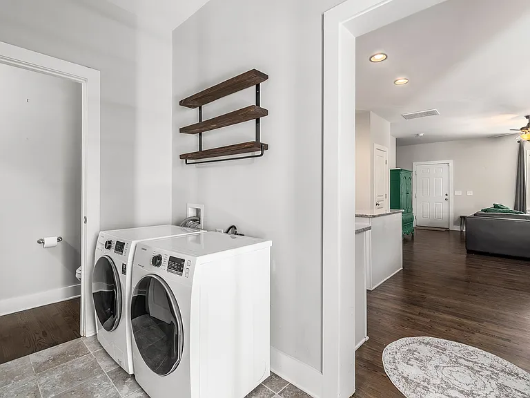 302 Reid Dr — Photo 15