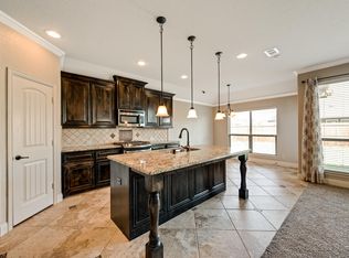 110 Stallion St, Waxahachie, TX 75165