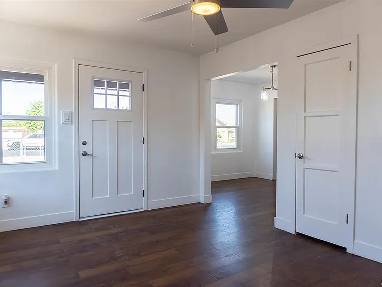 137 N Magnolia Ave — Photo 4