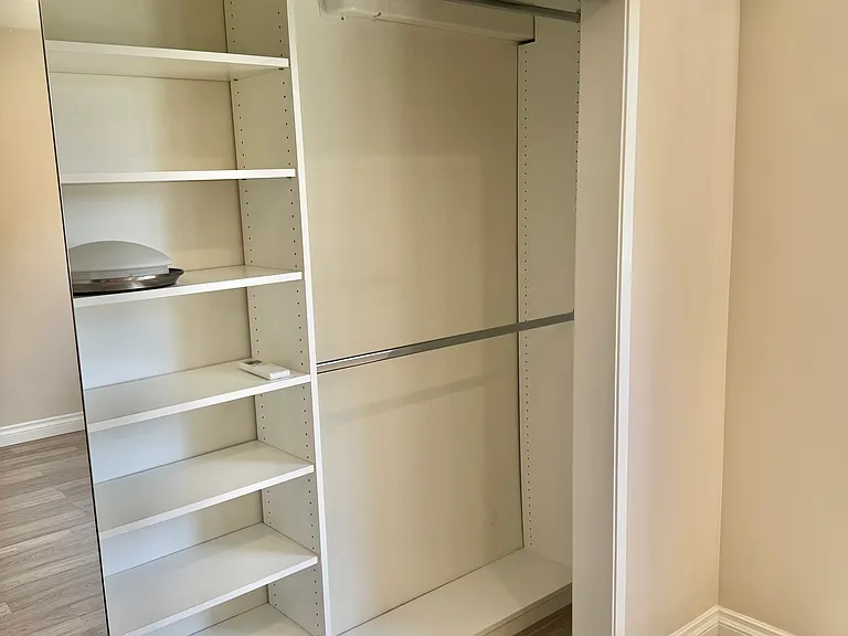 1040 N Laurel Ave #1 — Photo 8