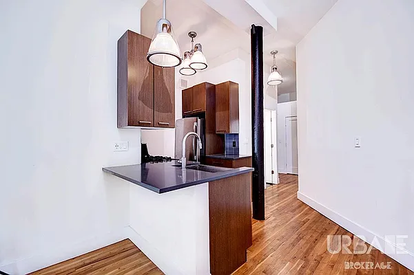 Rented by Urbane Brokerage | media 16