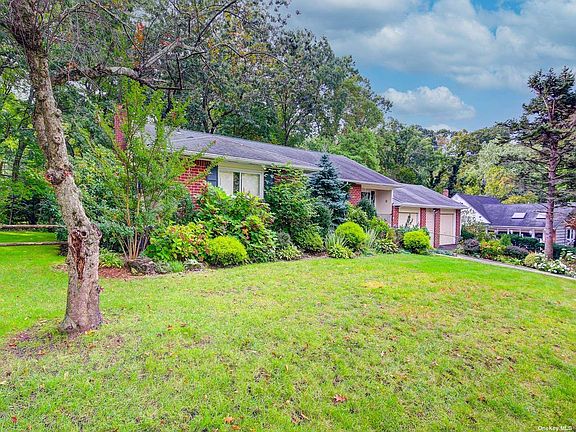2nd image of 20 Sunny Hill Dr
