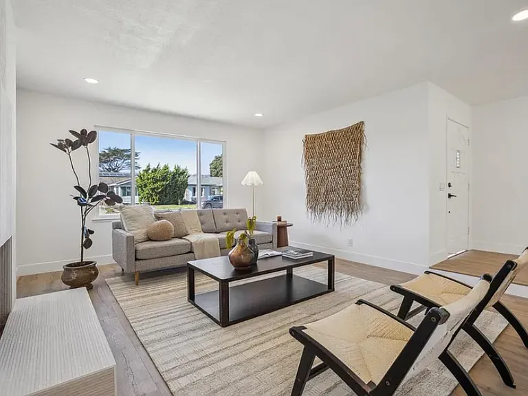 411 Beach Ave — Photo 8