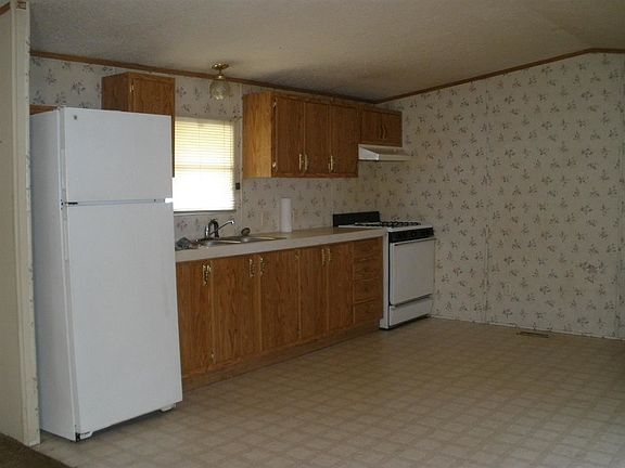 3rd image of 511 Bittner St